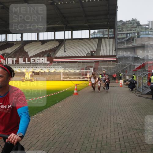 07.12.2025 - St. Pauli X-Mass-Run No. 15 Fabian Wolf http://msf.ph/oto/9419998 07.12.2025 11:35:59 Ziel 311, 728, 1960, 1962, 3109, 4816, 4823 meine-sportfotos.de