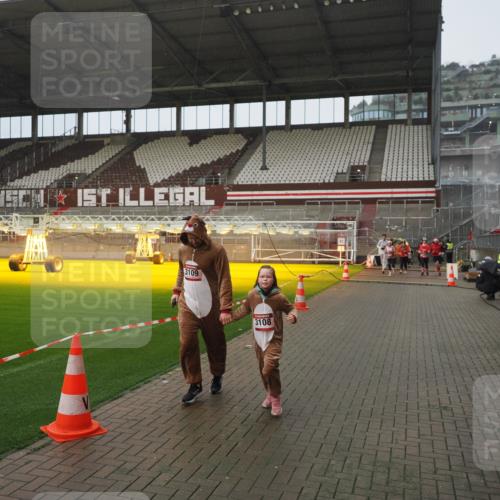 07.12.2025 - St. Pauli X-Mass-Run No. 15 Fabian Wolf http://msf.ph/oto/9420017 07.12.2025 11:36:03 Ziel 311, 728, 2316, 3109 meine-sportfotos.de