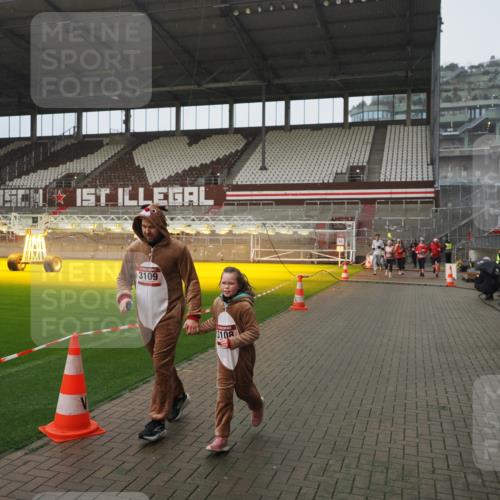 07.12.2025 - St. Pauli X-Mass-Run No. 15 Fabian Wolf http://msf.ph/oto/9420019 07.12.2025 11:36:04 Ziel 311, 728, 2183, 2310, 2316, 3109, 3614, 3653 meine-sportfotos.de