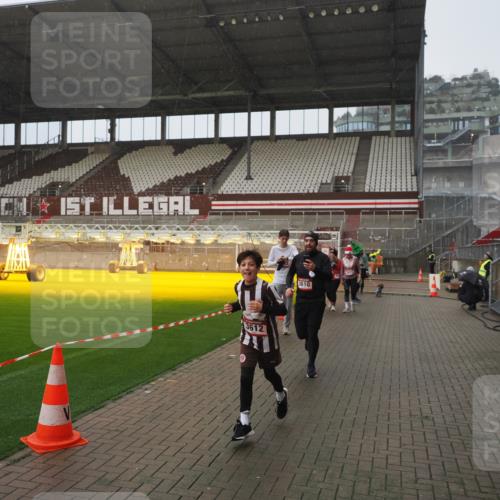 07.12.2025 - St. Pauli X-Mass-Run No. 15 Fabian Wolf http://msf.ph/oto/9420038 07.12.2025 11:36:13 Ziel 311, 728, 1753, 1792, 2183, 2310, 2316, 2907, 3109, 3610, 3612, 3614, 3653 meine-sportfotos.de
