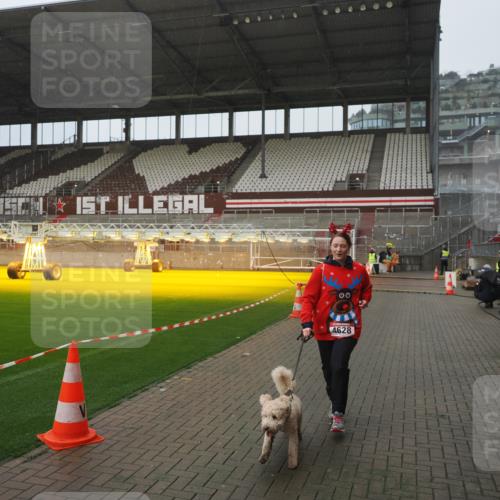 07.12.2025 - St. Pauli X-Mass-Run No. 15 Fabian Wolf http://msf.ph/oto/9420078 07.12.2025 11:36:32 Ziel 3826, 4628 meine-sportfotos.de