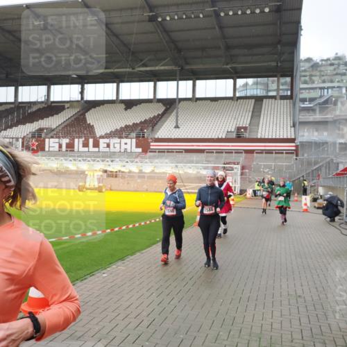 07.12.2025 - St. Pauli X-Mass-Run No. 15 Fabian Wolf http://msf.ph/oto/9420091 07.12.2025 11:36:56 Ziel 1588, 1590, 2004, 2022, 2102, 2405, 2517, 2917, 3931 meine-sportfotos.de