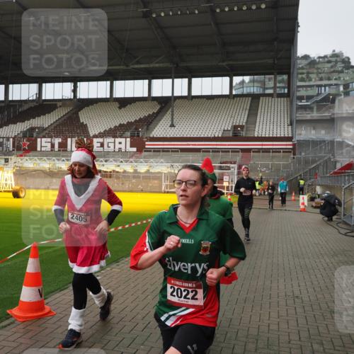 07.12.2025 - St. Pauli X-Mass-Run No. 15 Fabian Wolf http://msf.ph/oto/9420102 07.12.2025 11:37:00 Ziel 484, 991, 1588, 1590, 2004, 2022, 2102, 2279, 2405, 2517, 2917, 3931 meine-sportfotos.de