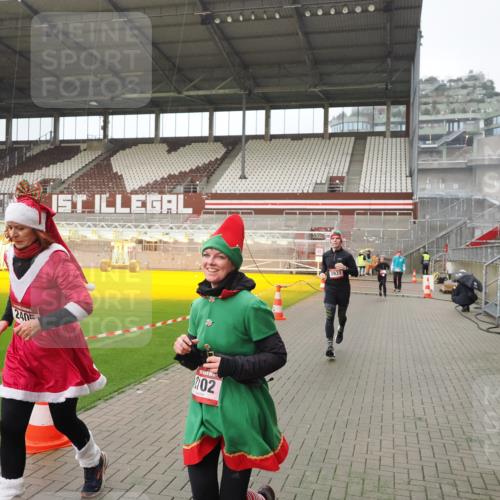 07.12.2025 - St. Pauli X-Mass-Run No. 15 Fabian Wolf http://msf.ph/oto/9420104 07.12.2025 11:37:00 Ziel 484, 991, 1588, 1590, 2004, 2022, 2102, 2279, 2405, 2517, 2917, 3931 meine-sportfotos.de