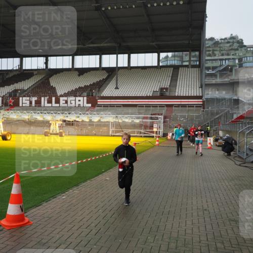 07.12.2025 - St. Pauli X-Mass-Run No. 15 Fabian Wolf http://msf.ph/oto/9420111 07.12.2025 11:37:05 Ziel 484, 991, 1280, 1588, 1590, 2004, 2022, 2102, 2279, 2405, 2517, 2686, 2917, 3931 meine-sportfotos.de