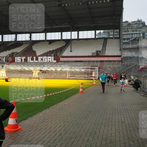 07.12.2025 - St. Pauli X-Mass-Run No. 15 Fabian Wolf http://msf.ph/oto/9420114 07.12.2025 11:37:06 Ziel 484, 991, 1280, 1588, 1590, 2004, 2022, 2102, 2279, 2405, 2517, 2686, 2917, 3931 meine-sportfotos.de