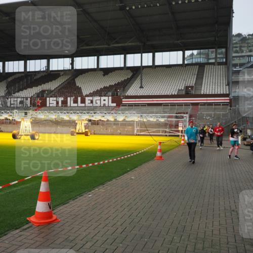 07.12.2025 - St. Pauli X-Mass-Run No. 15 Fabian Wolf http://msf.ph/oto/9420115 07.12.2025 11:37:07 Ziel 484, 991, 1280, 2004, 2022, 2102, 2153, 2279, 2517, 2686, 2917, 3931 meine-sportfotos.de