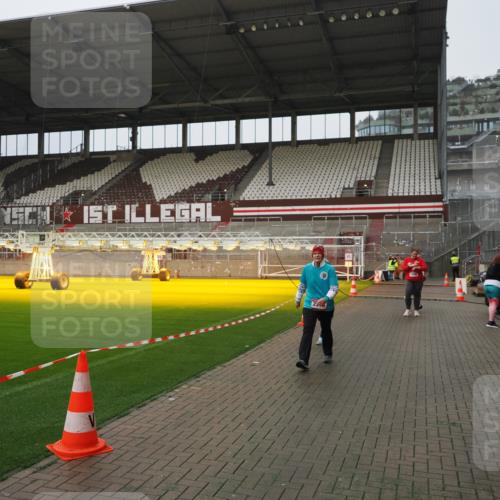 07.12.2025 - St. Pauli X-Mass-Run No. 15 Fabian Wolf http://msf.ph/oto/9420116 07.12.2025 11:37:09 Ziel 484, 991, 1280, 2022, 2102, 2153, 2279, 2686, 3931 meine-sportfotos.de