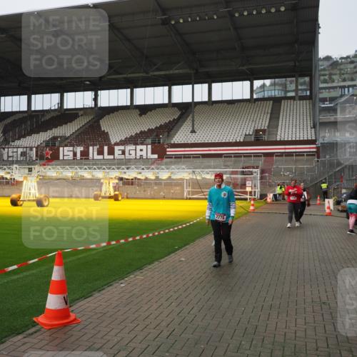 07.12.2025 - St. Pauli X-Mass-Run No. 15 Fabian Wolf http://msf.ph/oto/9420117 07.12.2025 11:37:09 Ziel 484, 991, 1280, 2022, 2102, 2153, 2279, 2686, 3931 meine-sportfotos.de