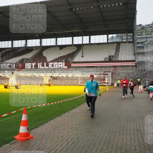 07.12.2025 - St. Pauli X-Mass-Run No. 15 Fabian Wolf http://msf.ph/oto/9420118 07.12.2025 11:37:09 Ziel 484, 991, 1280, 2022, 2102, 2153, 2279, 2686, 3931 meine-sportfotos.de