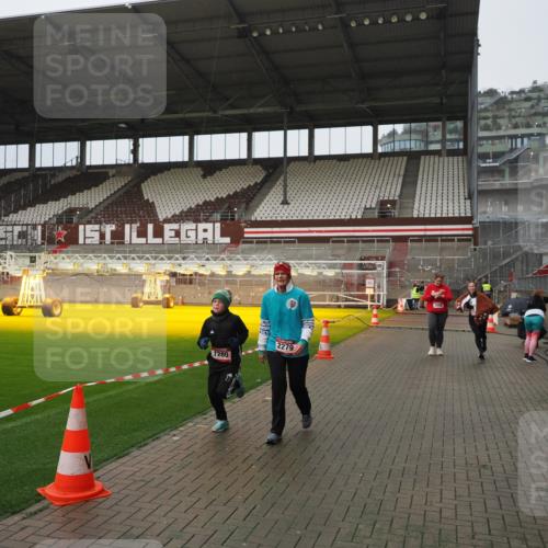 07.12.2025 - St. Pauli X-Mass-Run No. 15 Fabian Wolf http://msf.ph/oto/9420120 07.12.2025 11:37:10 Ziel 484, 991, 1280, 2022, 2102, 2153, 2279, 2686, 3931 meine-sportfotos.de
