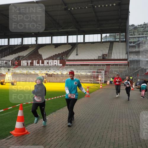 07.12.2025 - St. Pauli X-Mass-Run No. 15 Fabian Wolf http://msf.ph/oto/9420122 07.12.2025 11:37:11 Ziel 484, 991, 1280, 2022, 2102, 2153, 2279, 2686, 3931 meine-sportfotos.de