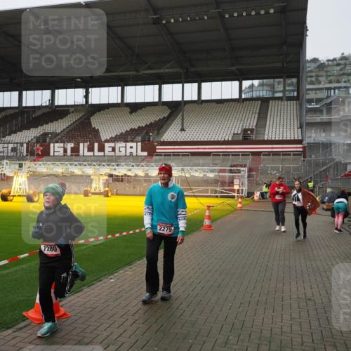 07.12.2025 - St. Pauli X-Mass-Run No. 15 Fabian Wolf http://msf.ph/oto/9420123 07.12.2025 11:37:11 Ziel 484, 991, 1280, 2022, 2102, 2153, 2279, 2686, 3931 meine-sportfotos.de
