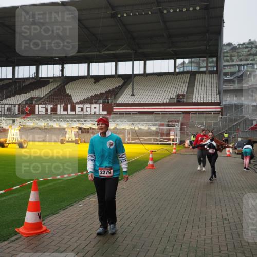 07.12.2025 - St. Pauli X-Mass-Run No. 15 Fabian Wolf http://msf.ph/oto/9420125 07.12.2025 11:37:11 Ziel 484, 991, 1280, 2022, 2102, 2153, 2279, 2686, 3931 meine-sportfotos.de
