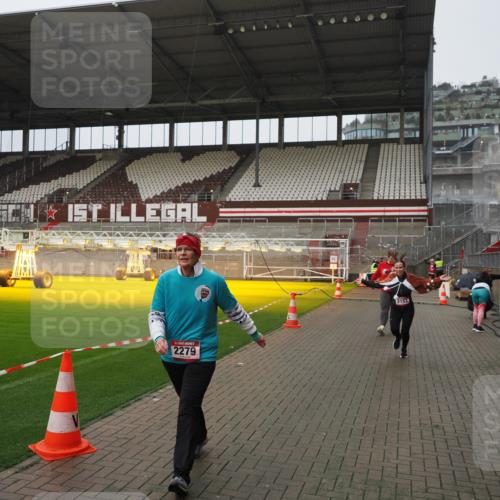 07.12.2025 - St. Pauli X-Mass-Run No. 15 Fabian Wolf http://msf.ph/oto/9420126 07.12.2025 11:37:11 Ziel 484, 991, 1280, 2022, 2102, 2153, 2279, 2686, 3931 meine-sportfotos.de