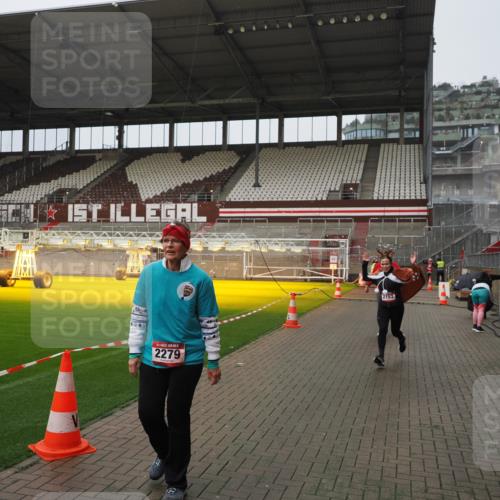 07.12.2025 - St. Pauli X-Mass-Run No. 15 Fabian Wolf http://msf.ph/oto/9420127 07.12.2025 11:37:12 Ziel 484, 991, 1280, 2022, 2102, 2153, 2279, 2686, 3931 meine-sportfotos.de