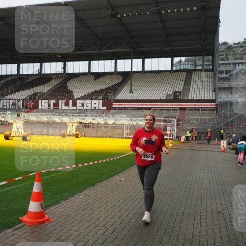 07.12.2025 - St. Pauli X-Mass-Run No. 15 Fabian Wolf http://msf.ph/oto/9420139 07.12.2025 11:37:15 Ziel 484, 991, 1280, 2153, 2279, 2686, 3931 meine-sportfotos.de