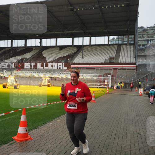 07.12.2025 - St. Pauli X-Mass-Run No. 15 Fabian Wolf http://msf.ph/oto/9420142 07.12.2025 11:37:16 Ziel 484, 991, 1280, 2153, 2279, 2686, 3931 meine-sportfotos.de
