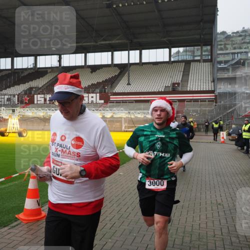 07.12.2025 - St. Pauli X-Mass-Run No. 15 Fabian Wolf http://msf.ph/oto/9420189 07.12.2025 11:37:53 Ziel 617, 1156, 3000, 3059, 3358 meine-sportfotos.de