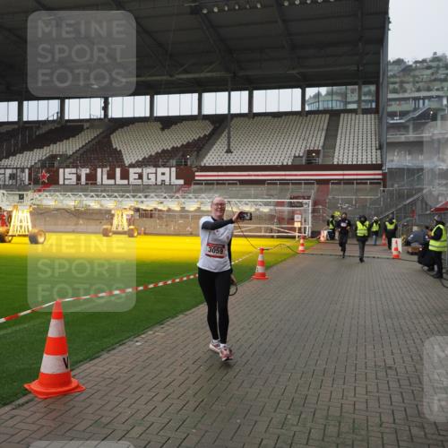 07.12.2025 - St. Pauli X-Mass-Run No. 15 Fabian Wolf http://msf.ph/oto/9420203 07.12.2025 11:37:58 Ziel 307, 617, 3000, 3059, 3358 meine-sportfotos.de