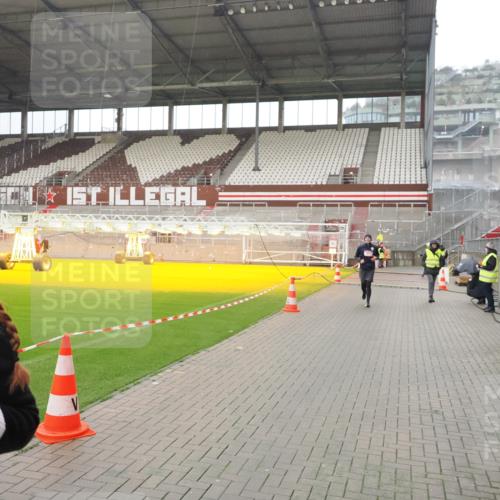 07.12.2025 - St. Pauli X-Mass-Run No. 15 Fabian Wolf http://msf.ph/oto/9420213 07.12.2025 11:38:00 Ziel 307, 617, 3000, 3059, 3358 meine-sportfotos.de