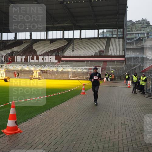 07.12.2025 - St. Pauli X-Mass-Run No. 15 Fabian Wolf http://msf.ph/oto/9420217 07.12.2025 11:38:01 Ziel 307, 617, 3000, 3059, 3358 meine-sportfotos.de