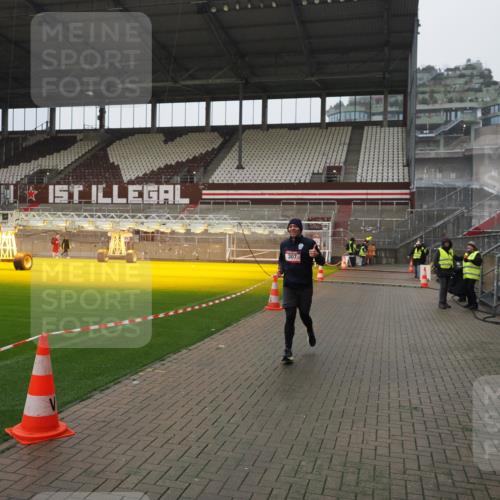 07.12.2025 - St. Pauli X-Mass-Run No. 15 Fabian Wolf http://msf.ph/oto/9420219 07.12.2025 11:38:02 Ziel 307, 617, 3000, 3059, 3358 meine-sportfotos.de