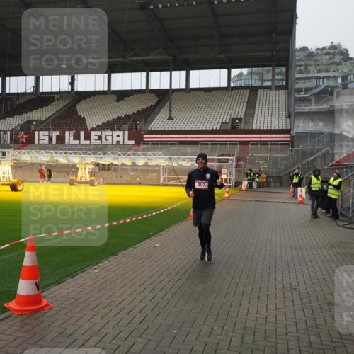 07.12.2025 - St. Pauli X-Mass-Run No. 15 Fabian Wolf http://msf.ph/oto/9420220 07.12.2025 11:38:02 Ziel 307, 617, 3000, 3059, 3358 meine-sportfotos.de