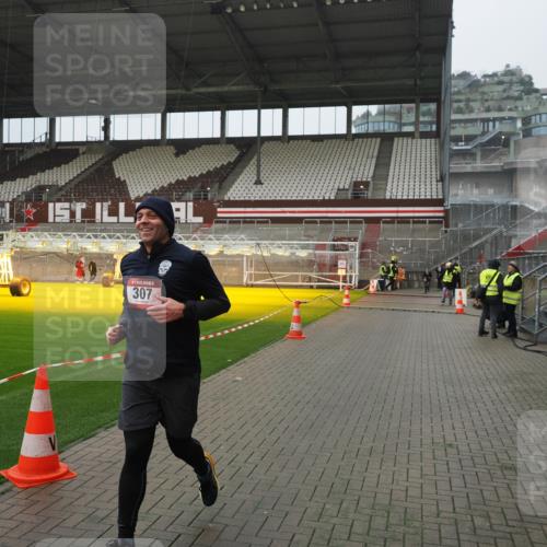 07.12.2025 - St. Pauli X-Mass-Run No. 15 Fabian Wolf http://msf.ph/oto/9420223 07.12.2025 11:38:03 Ziel 307, 617, 3000, 3059, 3358 meine-sportfotos.de