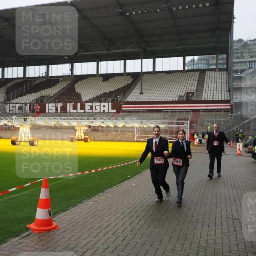 07.12.2025 - St. Pauli X-Mass-Run No. 15 Fabian Wolf http://msf.ph/oto/9420255 07.12.2025 11:38:18 Ziel 2395, 2396, 2715, 3065, 3066, 3341, 3762, 3765 meine-sportfotos.de