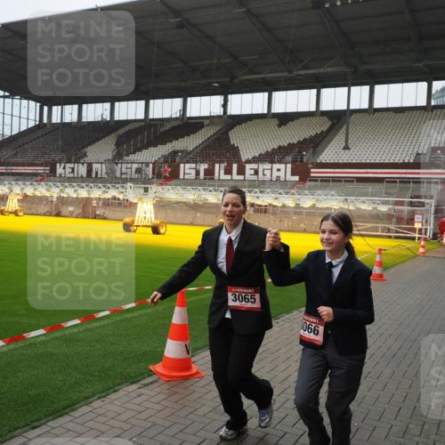 07.12.2025 - St. Pauli X-Mass-Run No. 15 Fabian Wolf http://msf.ph/oto/9420262 07.12.2025 11:38:20 Ziel 2395, 2396, 2715, 3065, 3066, 3341, 3762, 3765 meine-sportfotos.de