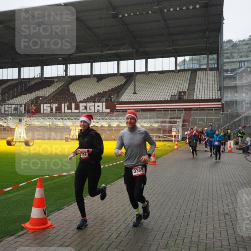 07.12.2025 - St. Pauli X-Mass-Run No. 15 Fabian Wolf http://msf.ph/oto/9420302 07.12.2025 11:38:39 Ziel 1133, 1318, 1601, 1605, 1606, 2099, 2815, 2816, 3365, 3367, 3508, 4821, 4822 meine-sportfotos.de