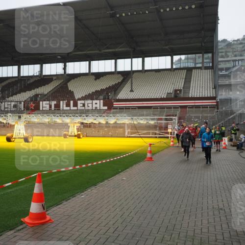 07.12.2025 - St. Pauli X-Mass-Run No. 15 Fabian Wolf http://msf.ph/oto/9420307 07.12.2025 11:38:40 Ziel 453, 1133, 1318, 1601, 1605, 1606, 2099, 2815, 2816, 3365, 3367, 3508, 4821, 4822 meine-sportfotos.de