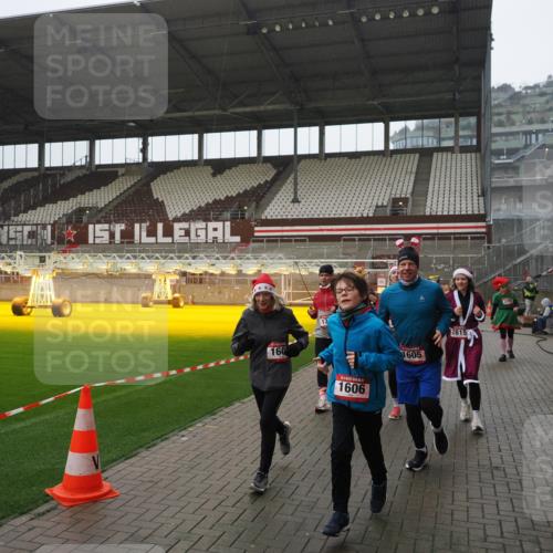 07.12.2025 - St. Pauli X-Mass-Run No. 15 Fabian Wolf http://msf.ph/oto/9420312 07.12.2025 11:38:44 Ziel 453, 1133, 1318, 1601, 1605, 1606, 2010, 2011, 2099, 2815, 2816, 3365, 3367, 3508, 4821, 4822 meine-sportfotos.de