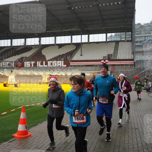 07.12.2025 - St. Pauli X-Mass-Run No. 15 Fabian Wolf http://msf.ph/oto/9420314 07.12.2025 11:38:44 Ziel 453, 1133, 1318, 1601, 1605, 1606, 2010, 2011, 2099, 2815, 2816, 3365, 3367, 3508, 4821, 4822 meine-sportfotos.de
