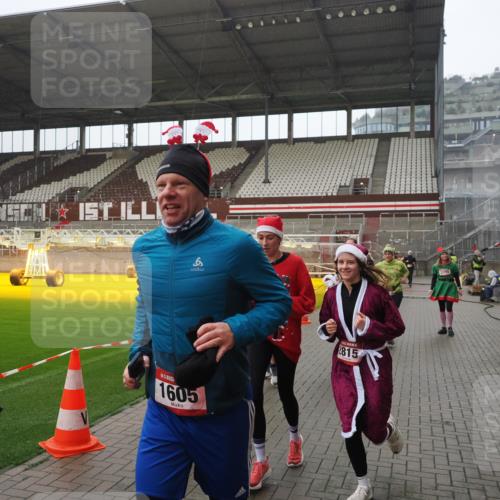 07.12.2025 - St. Pauli X-Mass-Run No. 15 Fabian Wolf http://msf.ph/oto/9420318 07.12.2025 11:38:45 Ziel 453, 1133, 1318, 1601, 1605, 1606, 2010, 2011, 2099, 2815, 2816, 3365, 3367, 3508, 4822 meine-sportfotos.de