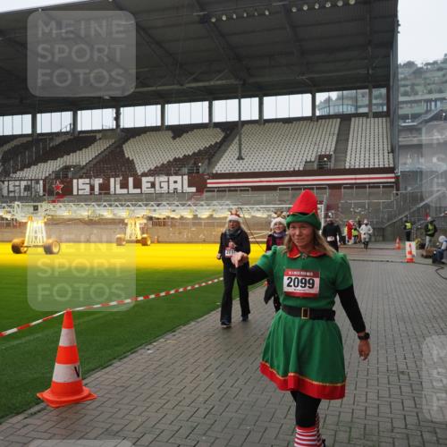 07.12.2025 - St. Pauli X-Mass-Run No. 15 Fabian Wolf http://msf.ph/oto/9420345 07.12.2025 11:38:51 Ziel 453, 729, 1133, 1318, 1601, 1605, 1606, 2010, 2011, 2099, 2815, 2816, 3365, 3367, 3508 meine-sportfotos.de