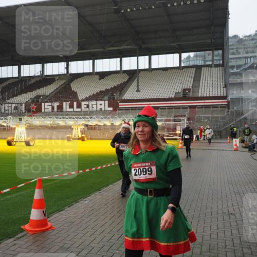 07.12.2025 - St. Pauli X-Mass-Run No. 15 Fabian Wolf http://msf.ph/oto/9420347 07.12.2025 11:38:51 Ziel 453, 729, 1133, 1318, 1601, 1605, 1606, 2010, 2011, 2099, 2815, 2816, 3365, 3367, 3508 meine-sportfotos.de