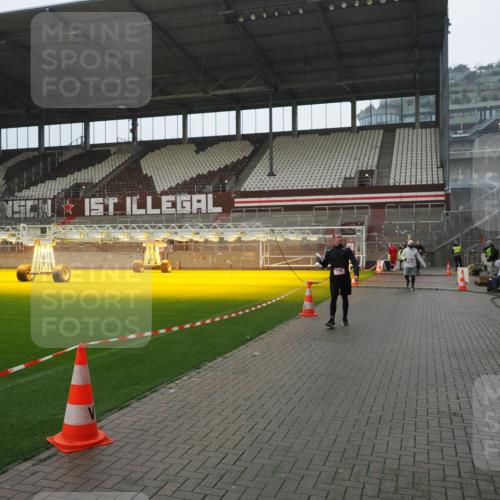 07.12.2025 - St. Pauli X-Mass-Run No. 15 Fabian Wolf http://msf.ph/oto/9420357 07.12.2025 11:38:54 Ziel 453, 729, 1133, 1318, 1601, 1605, 1606, 2010, 2011, 2099, 2602, 2815, 2816, 3508 meine-sportfotos.de