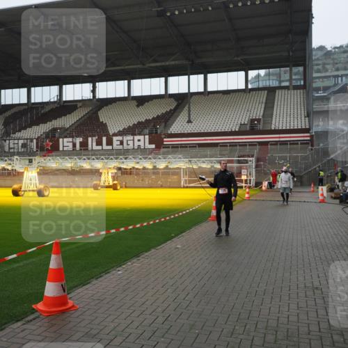 07.12.2025 - St. Pauli X-Mass-Run No. 15 Fabian Wolf http://msf.ph/oto/9420360 07.12.2025 11:38:55 Ziel 453, 729, 1133, 1318, 1601, 1605, 1606, 1737, 2010, 2011, 2099, 2602, 2815, 2816, 3508 meine-sportfotos.de