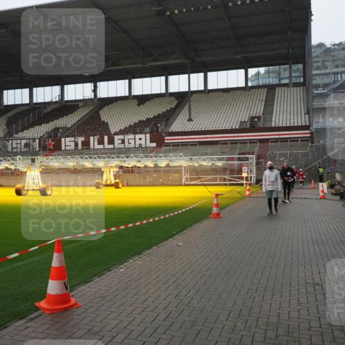07.12.2025 - St. Pauli X-Mass-Run No. 15 Fabian Wolf http://msf.ph/oto/9420371 07.12.2025 11:39:00 Ziel 453, 729, 1737, 2010, 2011, 2602, 3357 meine-sportfotos.de