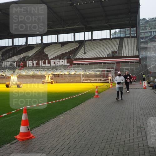 07.12.2025 - St. Pauli X-Mass-Run No. 15 Fabian Wolf http://msf.ph/oto/9420376 07.12.2025 11:39:01 Ziel 729, 1737, 2010, 2011, 2602, 3357 meine-sportfotos.de