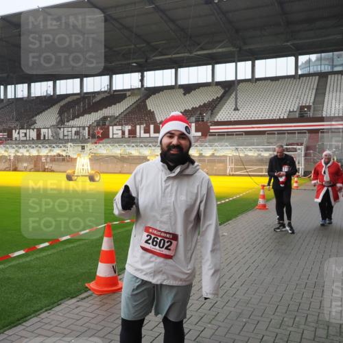07.12.2025 - St. Pauli X-Mass-Run No. 15 Fabian Wolf http://msf.ph/oto/9420404 07.12.2025 11:39:10 Ziel 1737, 2225, 2226, 2602, 3357 meine-sportfotos.de