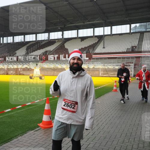 07.12.2025 - St. Pauli X-Mass-Run No. 15 Fabian Wolf http://msf.ph/oto/9420406 07.12.2025 11:39:11 Ziel 1737, 2225, 2226, 2602, 2978, 3357 meine-sportfotos.de