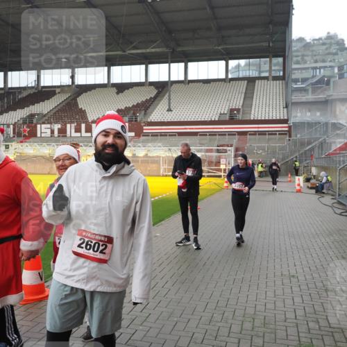 07.12.2025 - St. Pauli X-Mass-Run No. 15 Fabian Wolf http://msf.ph/oto/9420417 07.12.2025 11:39:14 Ziel 1737, 2225, 2226, 2978, 3357 meine-sportfotos.de
