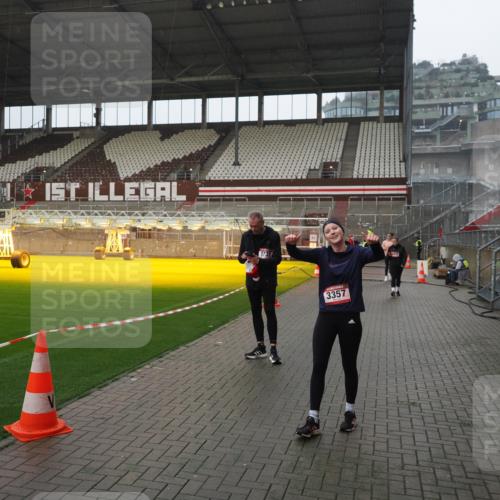 07.12.2025 - St. Pauli X-Mass-Run No. 15 Fabian Wolf http://msf.ph/oto/9420422 07.12.2025 11:39:17 Ziel 2057, 2225, 2226, 2978, 3357 meine-sportfotos.de