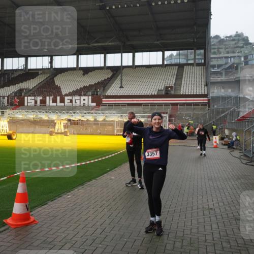 07.12.2025 - St. Pauli X-Mass-Run No. 15 Fabian Wolf http://msf.ph/oto/9420423 07.12.2025 11:39:18 Ziel 2057, 2225, 2226, 2978, 3357 meine-sportfotos.de