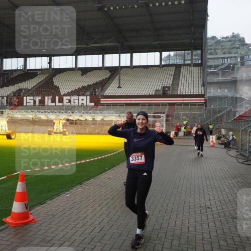 07.12.2025 - St. Pauli X-Mass-Run No. 15 Fabian Wolf http://msf.ph/oto/9420425 07.12.2025 11:39:18 Ziel 2057, 2225, 2226, 2978, 3357 meine-sportfotos.de