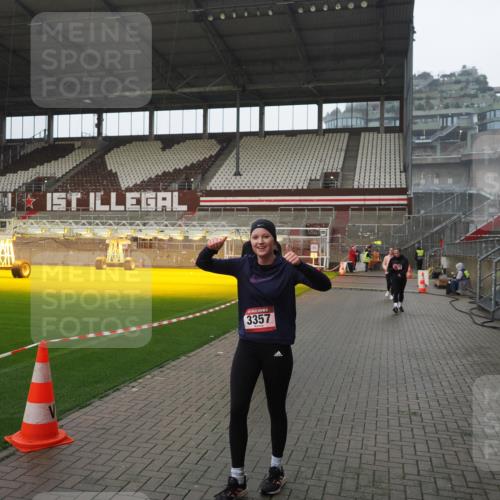 07.12.2025 - St. Pauli X-Mass-Run No. 15 Fabian Wolf http://msf.ph/oto/9420426 07.12.2025 11:39:19 Ziel 2057, 2225, 2226, 2978, 3357 meine-sportfotos.de