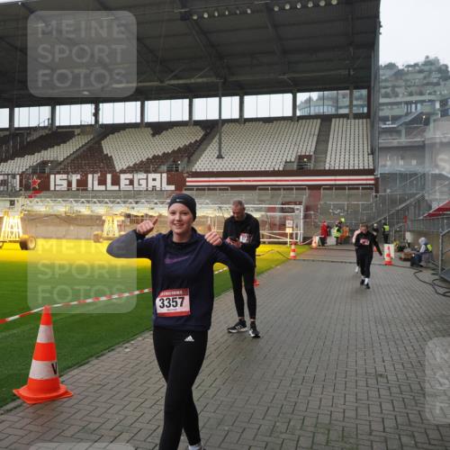 07.12.2025 - St. Pauli X-Mass-Run No. 15 Fabian Wolf http://msf.ph/oto/9420429 07.12.2025 11:39:19 Ziel 2057, 2225, 2226, 2978, 3357 meine-sportfotos.de